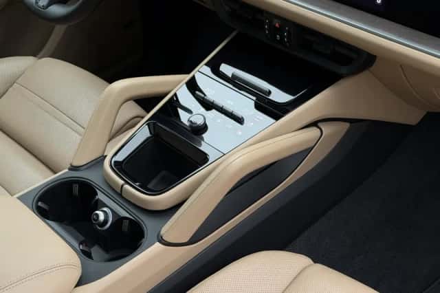 Porsche Cayenne (2024) thumbnail 11