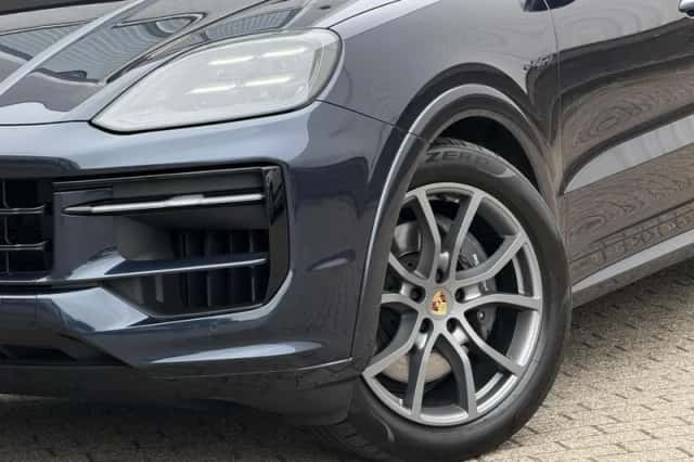Porsche Cayenne (2024) thumbnail 13