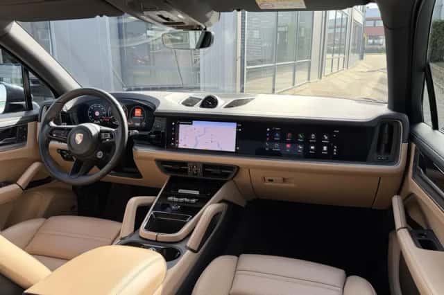 Porsche Cayenne (2024) thumbnail 42