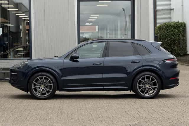 Porsche Cayenne (2024) thumbnail 54
