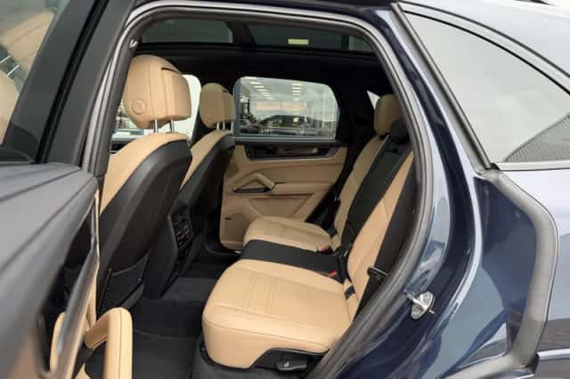 Porsche Cayenne (2024) thumbnail 56