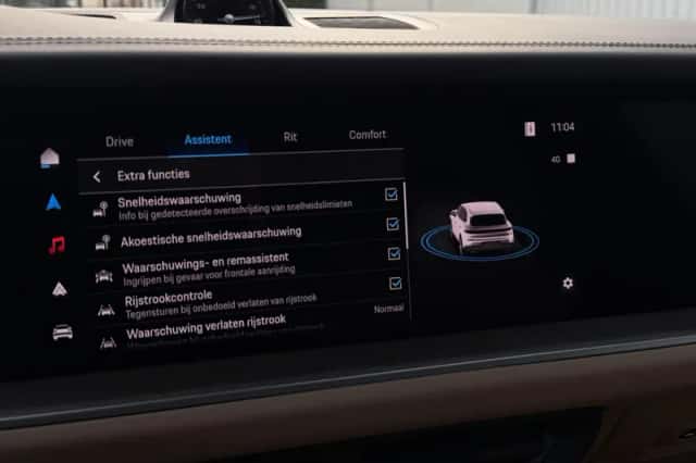 Porsche Cayenne (2024) thumbnail 68