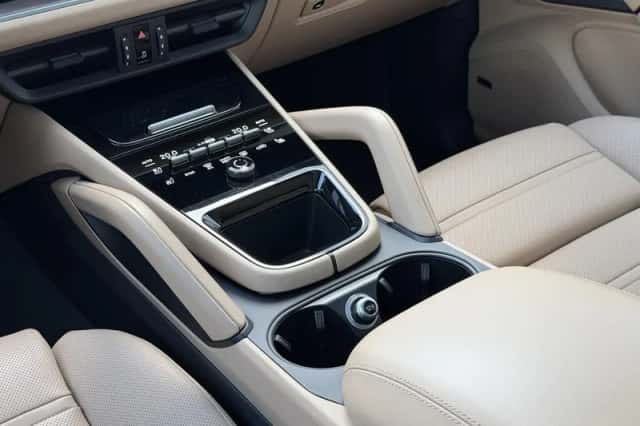 Porsche Cayenne (2024) thumbnail 78