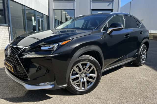Lexus NX (2015) thumbnail 44