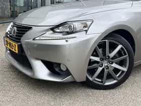 Lexus IS (2014) thumbnail 33