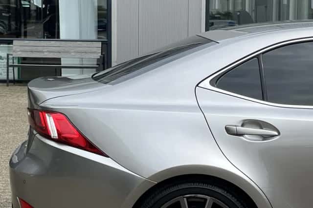 Lexus IS (2014) thumbnail 39