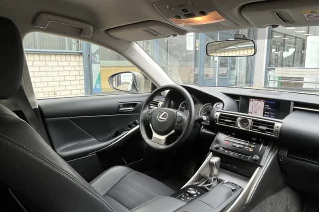 Lexus IS (2014) thumbnail 60