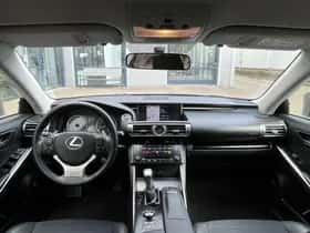Lexus IS (2014) thumbnail 7
