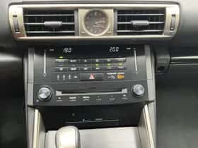 Lexus IS (2014) thumbnail 65