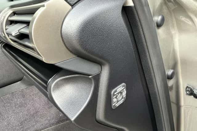 Lexus IS (2014) thumbnail 67