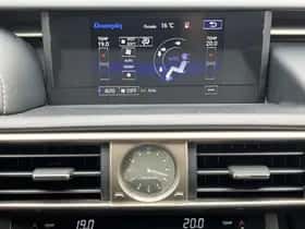 Lexus IS (2014) thumbnail 74