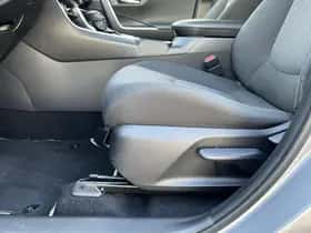 Toyota RAV4 (2019) thumbnail 16