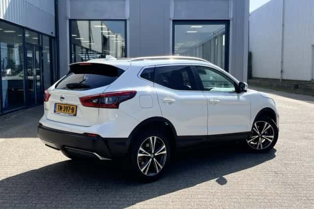 Nissan Qashqai (2018) thumbnail 2