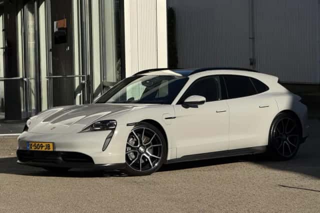 Porsche Taycan (2024) thumbnail 29