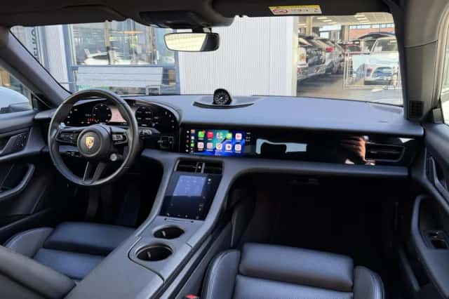Porsche Taycan (2024) thumbnail 30