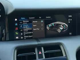 Porsche Taycan (2024) thumbnail 38