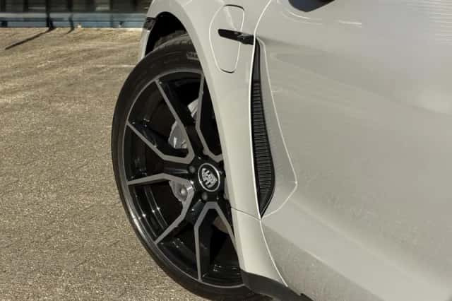 Porsche Taycan (2024) thumbnail 5