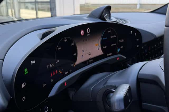 Porsche Taycan (2024) thumbnail 5