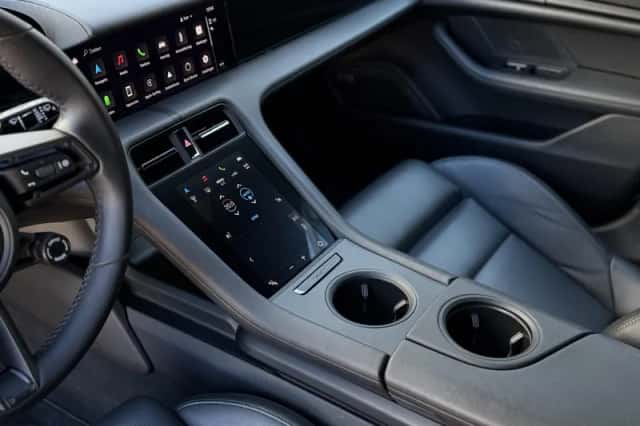 Porsche Taycan (2024) thumbnail 43