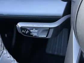 Porsche Taycan (2024) thumbnail 44