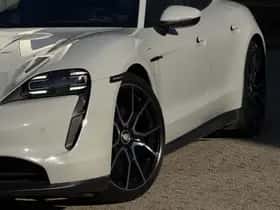 Porsche Taycan (2024) thumbnail 9
