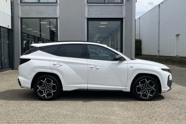 Hyundai Tucson (2024) thumbnail 3