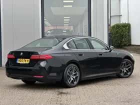 BMW i5 (2024) thumbnail 2
