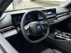 BMW i5 (2024) thumbnail 36