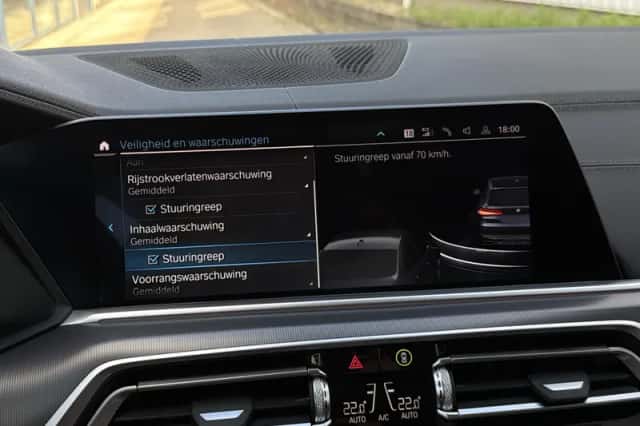 BMW X5 (2020) thumbnail 68