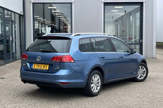 Volkswagen Golf (2014) thumbnail 2