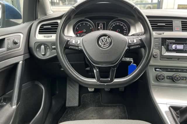 Volkswagen Golf (2014) thumbnail 24