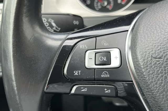 Volkswagen Golf (2014) thumbnail 25