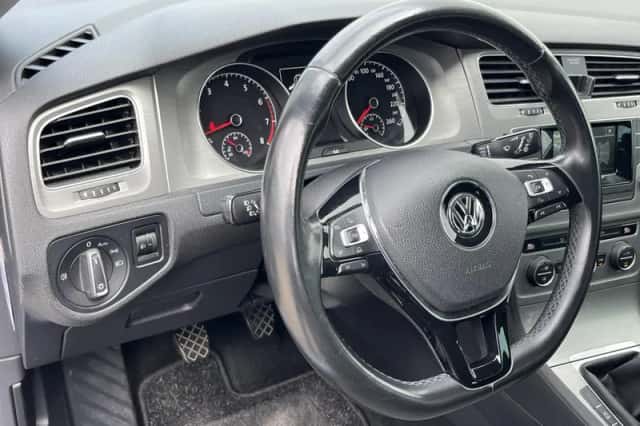 Volkswagen Golf (2014) thumbnail 36