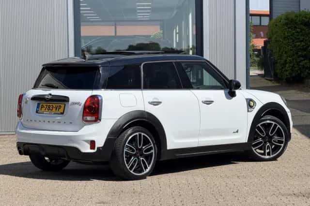 MINI Countryman (2019) thumbnail 2
