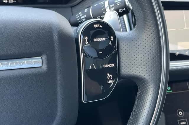 Land Rover Range Rover Velar (2017) thumbnail 39