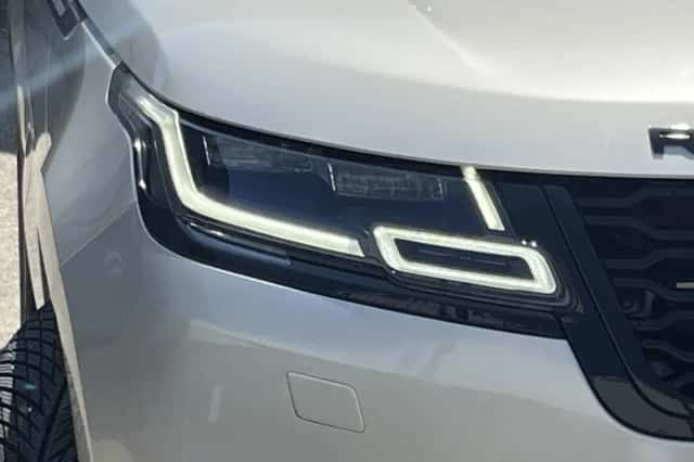 Land Rover Range Rover Velar (2017) thumbnail 42