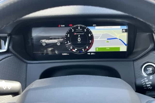 Land Rover Range Rover Velar (2017) thumbnail 55