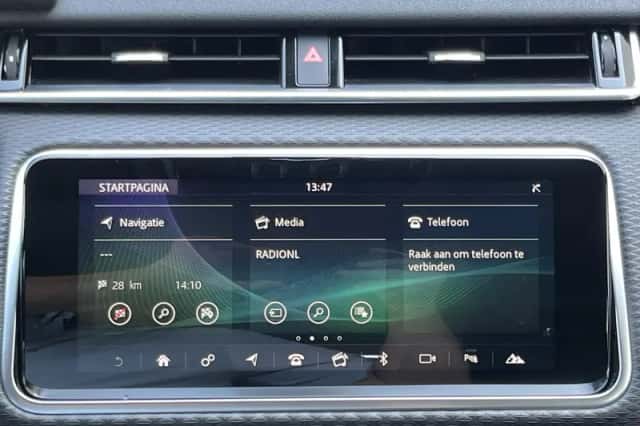 Land Rover Range Rover Velar (2017) thumbnail 71