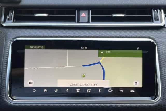 Land Rover Range Rover Velar (2017) thumbnail 9