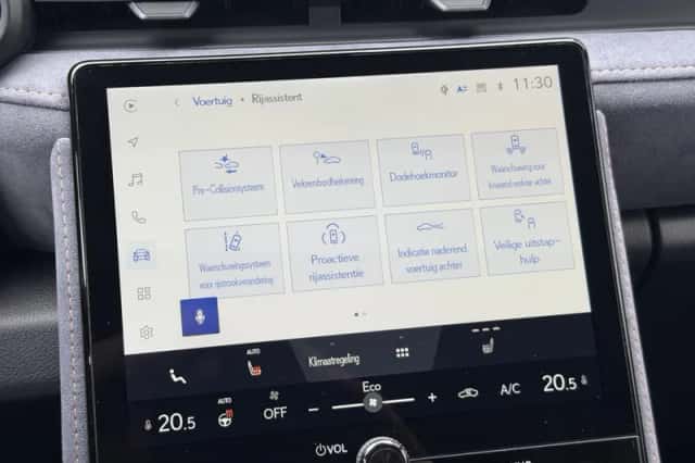 Lexus LBX (2024) thumbnail 31