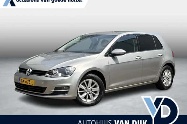 Volkswagen Golf (2015) thumbnail 1