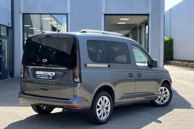 Ford Tourneo (2023) thumbnail 2