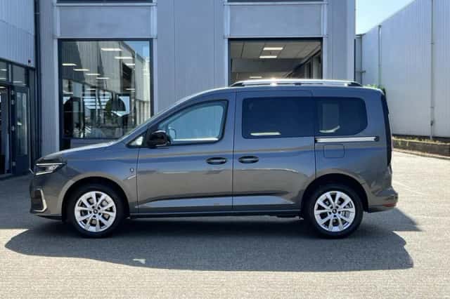 Ford Tourneo (2023) thumbnail 12