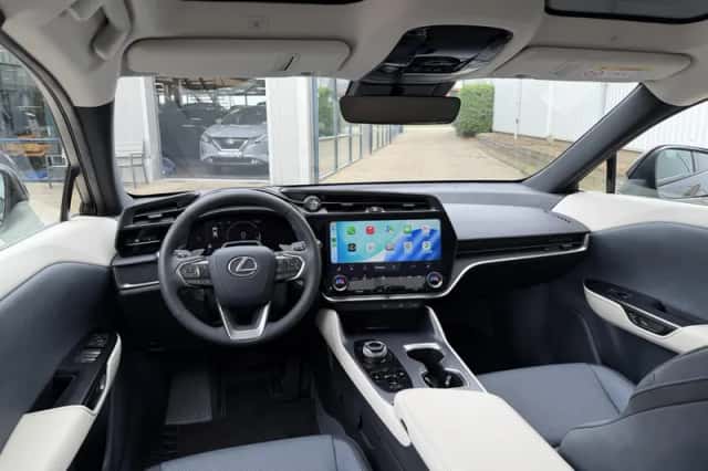 Lexus RZ (2023) thumbnail 3