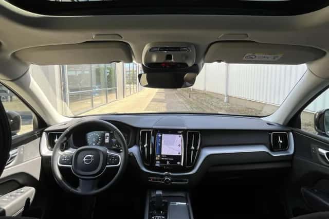 Volvo XC60 (2021) thumbnail 4