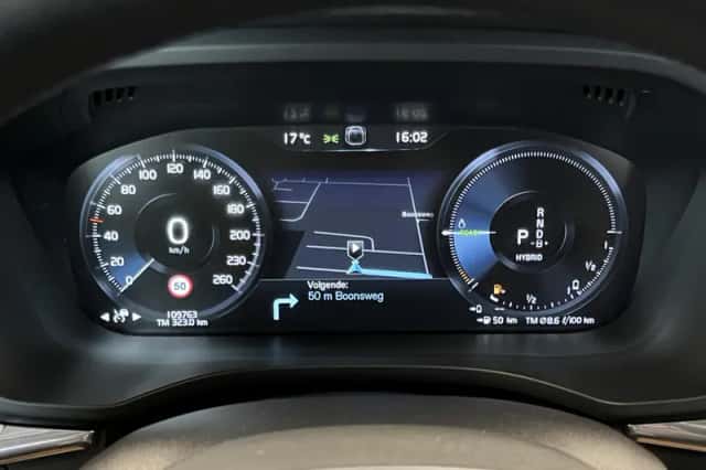 Volvo XC60 (2021) thumbnail 5