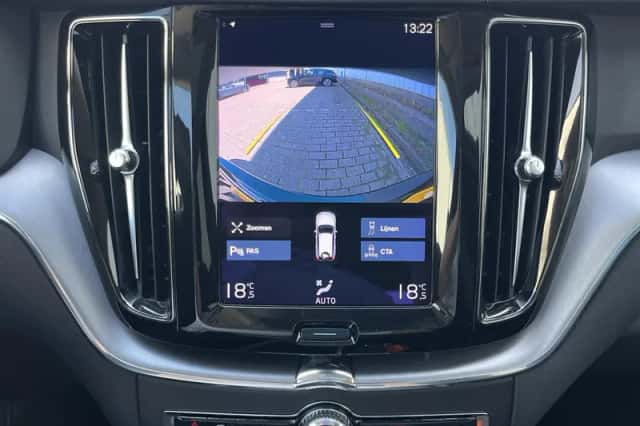 Volvo XC60 (2021) thumbnail 6