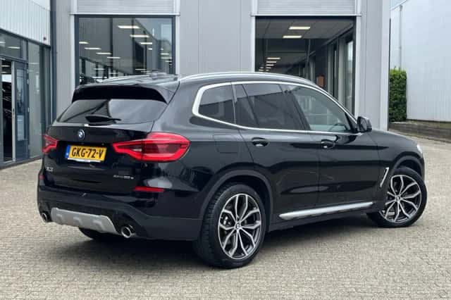 BMW X3 (2021) thumbnail 2