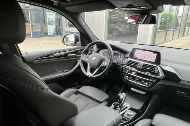 BMW X3 (2021) thumbnail 4
