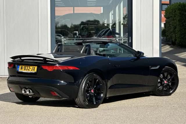 Jaguar F-Type (2014) thumbnail 2